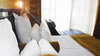 Regency Hotel Flamboyant