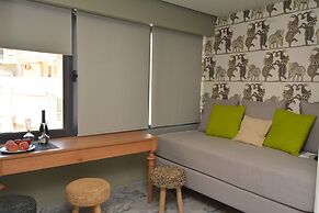 Candia Suites & Rooms