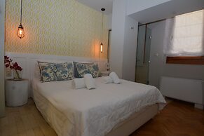 Candia Suites & Rooms