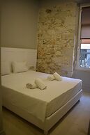 Candia Suites & Rooms