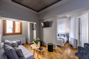 Candia Suites & Rooms