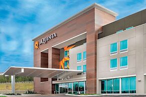 La Quinta Inn & Suites by Wyndham Cleveland TN