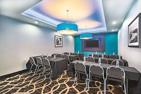 La Quinta Inn & Suites by Wyndham Cleveland TN