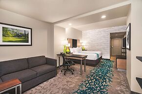 La Quinta Inn & Suites by Wyndham Cleveland TN