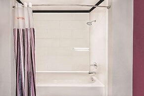 La Quinta Inn & Suites by Wyndham Dallas Grand Prairie North