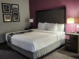 La Quinta Inn & Suites by Wyndham Dallas Grand Prairie North