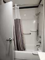 La Quinta Inn & Suites by Wyndham Dallas Grand Prairie North