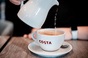 The Warwickshire Hotel and Country Club