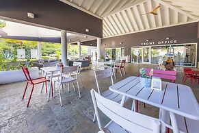 Coral Estate Luxury Resort