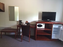 Esterhazy Motor Hotel