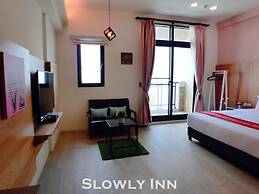 Slowly Inn
