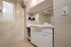 Palace Central Square