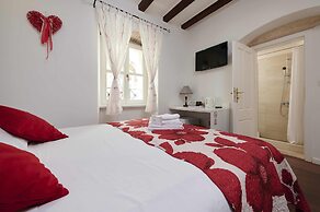 Palace Central Square