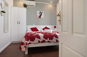 Palace Central Square