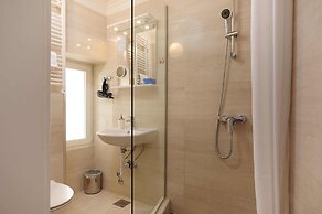 Palace Central Square