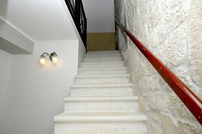 Palace Central Square