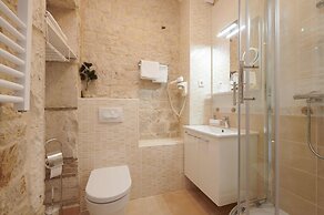 Palace Central Square