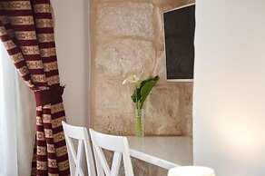 Palace Central Square