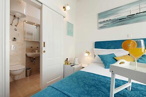 Palace Central Square