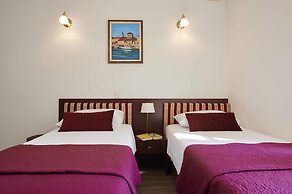 Palace Central Square