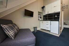 Palace Central Square