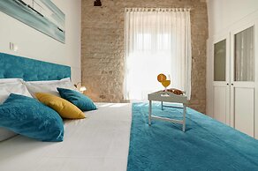 Palace Central Square