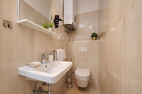 Palace Central Square