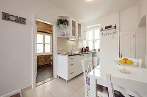 Palace Central Square