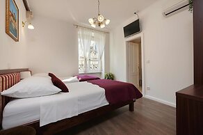 Palace Central Square