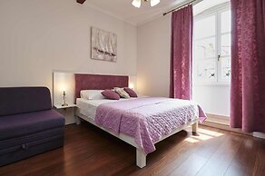 Palace Central Square