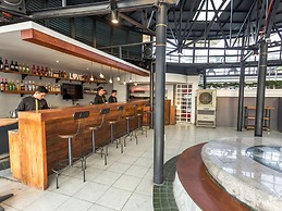 Urban Travellers Hotel