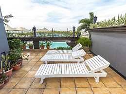 Urban Travellers Hotel