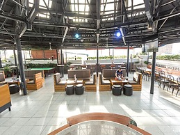 Urban Travellers Hotel