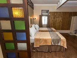 Urban Travellers Hotel