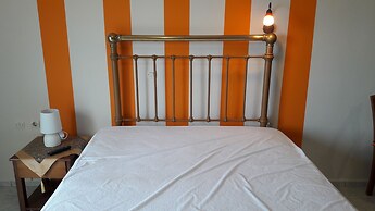 Orange Fodele