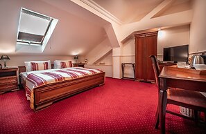Hotel Capital