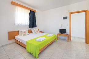 Yiannis Apartments