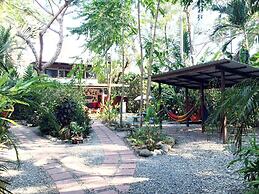 Tropical Sands Dominical Eco Inn