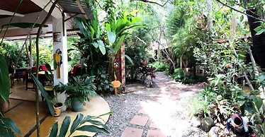 Tropical Sands Dominical Eco Inn