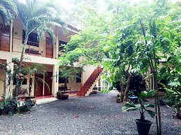 Tropical Sands Dominical Eco Inn