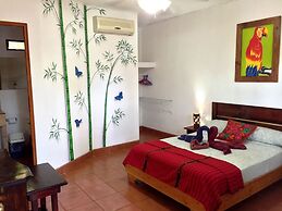 Tropical Sands Dominical Eco Inn