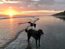 Tropical Sands Dominical Eco Inn