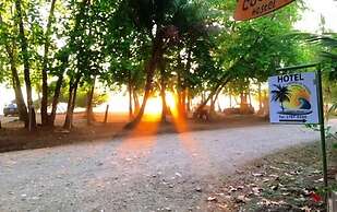 Tropical Sands Dominical Eco Inn