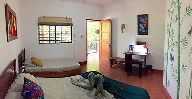 Tropical Sands Dominical Eco Inn