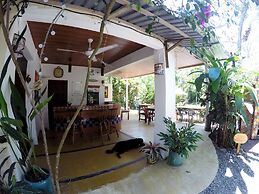 Tropical Sands Dominical Eco Inn