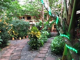 Tropical Sands Dominical Eco Inn