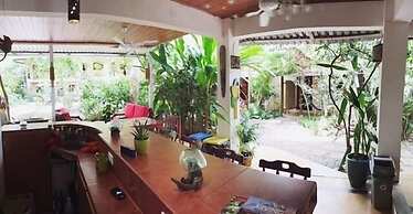 Tropical Sands Dominical Eco Inn