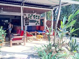 Tropical Sands Dominical Eco Inn