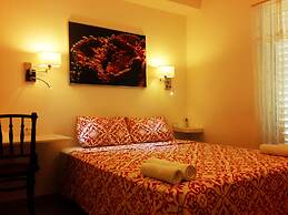 Tel Aviv Apartment by the Sea