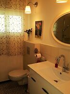 Tel Aviv Apartment by the Sea